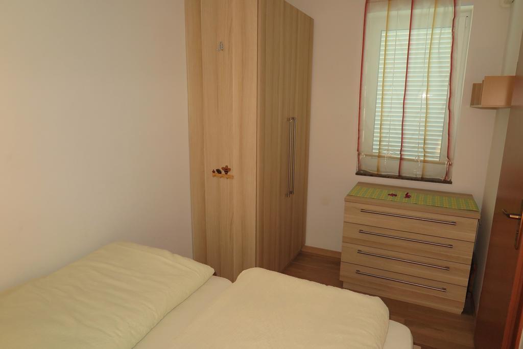 Apartment Omerovic ノヴァリャ エクステリア 写真