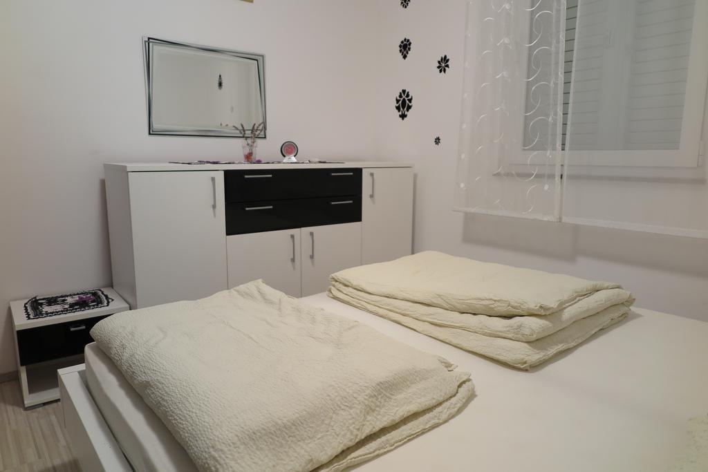 Apartment Omerovic ノヴァリャ エクステリア 写真