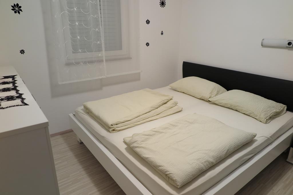 Apartment Omerovic ノヴァリャ エクステリア 写真